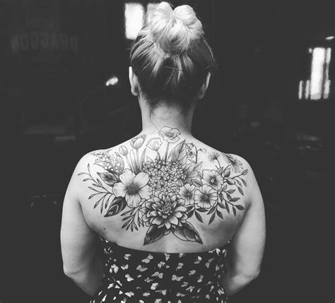 Tatuajes para mujeres en la espalda: +25 grandes y。